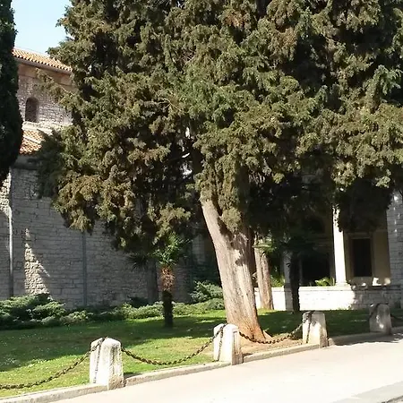 Near Amfiteatar *
