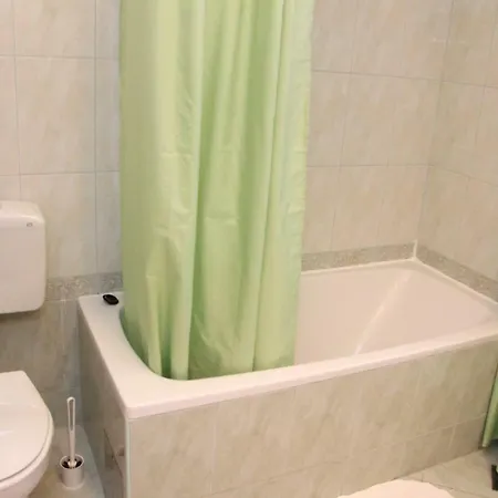 Apartment Near Amfiteatar